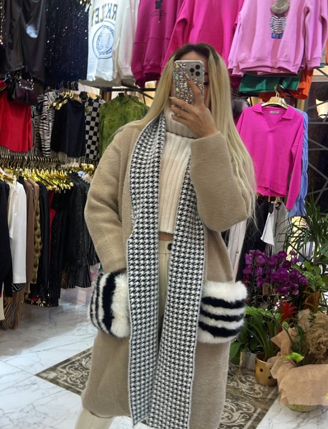 Bej Pötikare Detaylı Angora Kürk